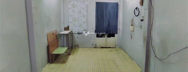 Có diện tích quy ước 18m2, cho thuê nhà ở tại Lê Quang Định, Hồ Chí Minh, tổng quan ở trong căn nhà 1 PN, 1 WC bãi đậu xe rộng-02