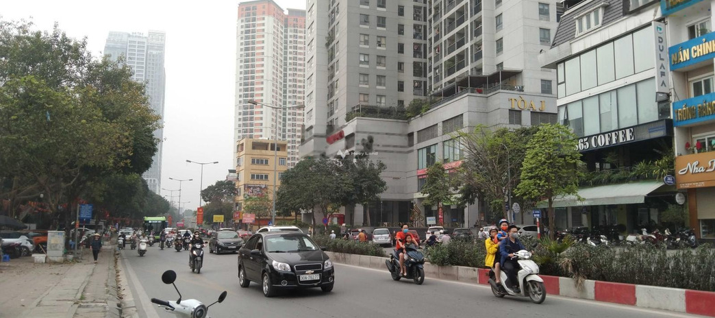 Vị trí thuận lợi nằm trên Vạn Phúc, Hà Nội bán nhà bán ngay với giá khởi đầu từ 19.3 tỷ