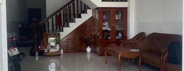 Cho thuê nhà nguyên căn KDC Tân Phong 180m2 nội thất 3 phòng ngủ đẹp -02