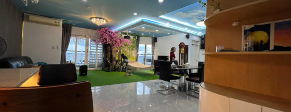 Cho thuê chung cư vị trí đẹp tọa lạc gần Tân Bình, Hồ Chí Minh, căn hộ nhìn chung gồm có 4 phòng ngủ, 4 WC nội thất hiện đại-02