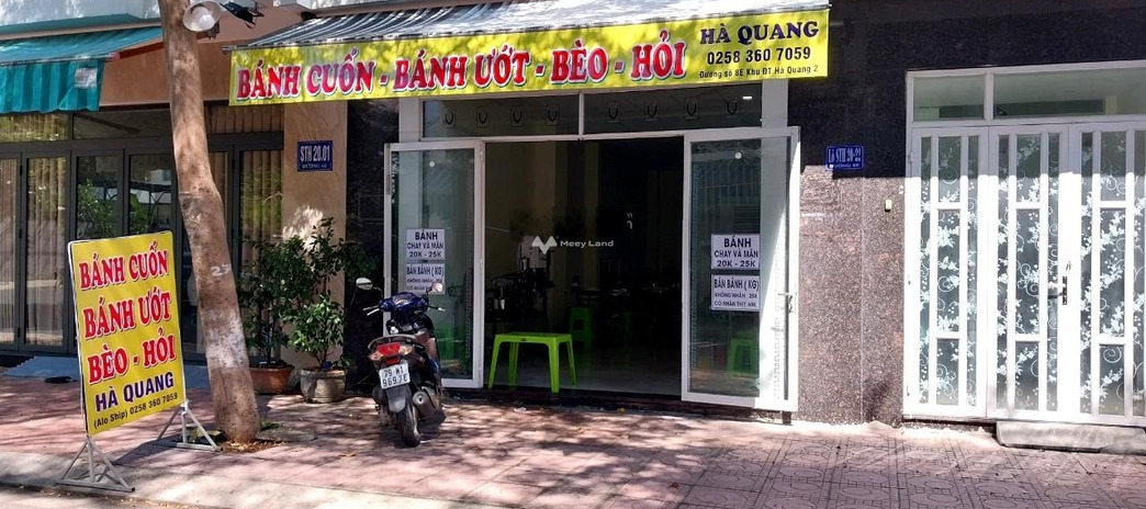 Thuê ngay với giá hạt dẻ 9 triệu/tháng cho thuê cửa hàng có diện tích tổng 80m2 vị trí trung tâm Nha Trang, Khánh Hòa, 1 WC vị trí tốt