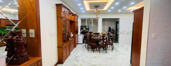 Ngôi nhà này gồm 6 phòng ngủ, bán biệt thự diện tích thực khoảng 120m2 bán ngay với giá siêu rẻ từ 14 tỷ vị trí đặt ở tại Nguyễn Cửu Đàm, Tân Phú-03