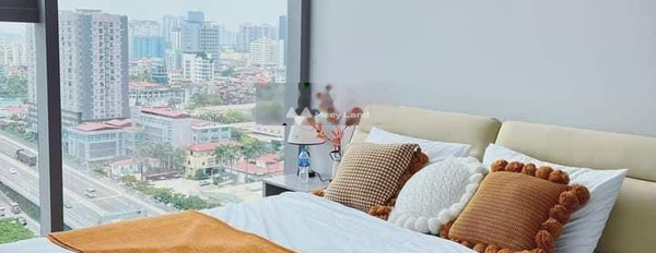 Tổng quan căn hộ này gồm 2 phòng ngủ, cho thuê căn hộ vị trí cực kì thuận lợi ngay tại Yên Hòa, Hà Nội, 2 WC khu vực đông đúc-02