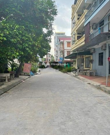 Bán đất tọa lạc ngay tại Quốc Lộ 1A, Việt Yên. Diện tích 72m2