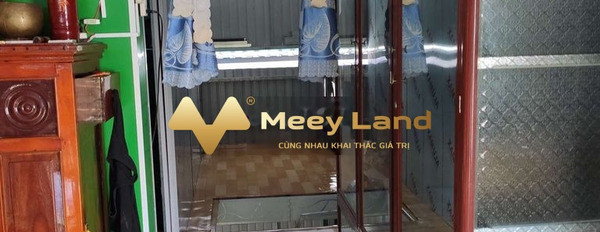 Vào ở ngay giá thương mại chỉ 380 triệu bán nhà có dt chính 40 m2 vị trí mặt tiền ngay ở Hòa Hưng, Phú Tân hướng Tây tổng quan nhà 2 PN 1 WC cám ơn qu...-03