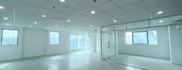 Phường 9, Phú Nhuận cho thuê sàn văn phòng thuê ngay với giá gốc 55 triệu/tháng diện tích rộng rãi 220m2 nội thất bố trí hợp lý Không nội thất-03