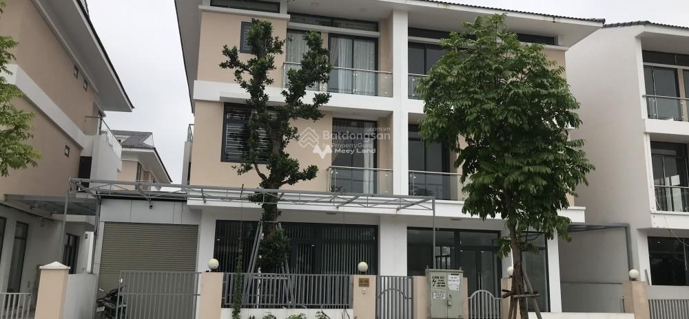 Trong nhà gồm có 6 phòng ngủ, bán biệt thự diện tích rộng là 190m2 vị trí đặt ở trung tâm Hà Đông, Hà Nội