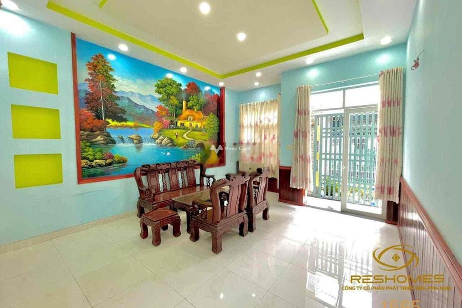 Vị trí đặt tọa lạc gần Nguyễn Ái Quốc, Tân Tiến cho thuê nhà giá thuê siêu mềm 10 triệu/tháng, căn này gồm 4 PN, 3 WC-01