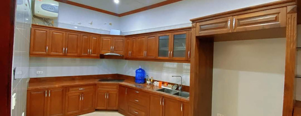 Của hiếm biệt thự Cầu Giấy lô góc ô tô tránh 130m2, giá bán 28 tỷ-02