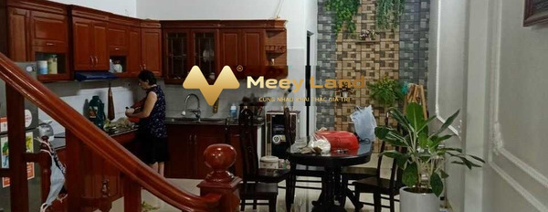 Tổng quan nhà có tổng cộng 3 phòng ngủ bán nhà giá siêu rẻ chỉ 3.94 tỷ dt 90 m2 mặt tiền tọa lạc gần Hòa Vượng, Nam Định-03