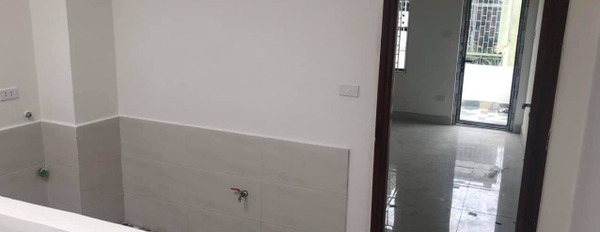 Tôi cần bán nhà ngõ 147 Tân Mai, 38m2, 5 tầng, giá 6,4 tỷ, ô tô tránh kinh doanh, nhà đẹp-03