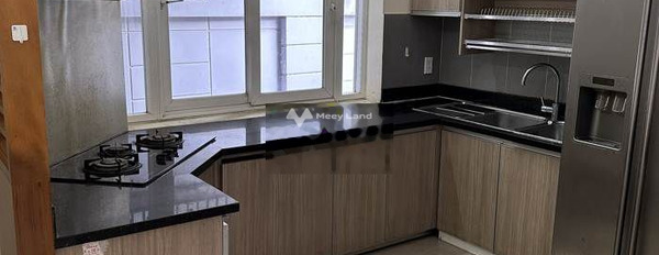 Cho thuê nhà diện tích vừa phải 200m2 vị trí đẹp ngay ở Quận 7, Hồ Chí Minh giá thuê đề cử chỉ 27 triệu/tháng-02