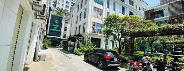 Bán nhà vị trí đặt ngay Nguyễn Tuân, Hà Nội bán ngay với giá thương mại 48 tỷ diện tích chuẩn 90m2 trong nhà này gồm 6 PN-02