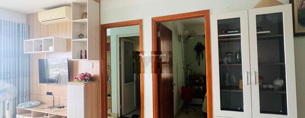 Trong căn hộ này có 2 phòng ngủ, cho thuê căn hộ vị trí đẹp tọa lạc ngay ở Linh Tây, Hồ Chí Minh, 2 WC nội thất sang trọng-03