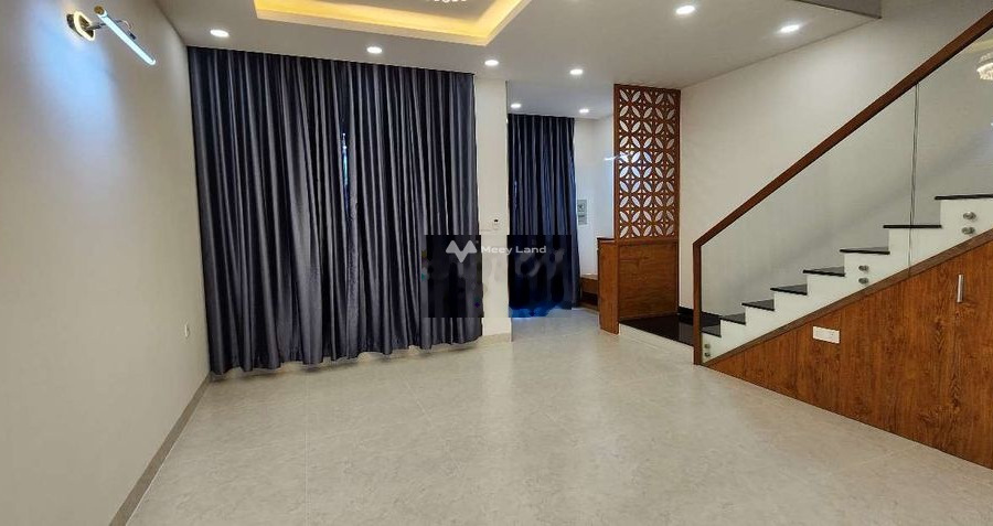 Nhà 4 PN, cho thuê nhà, thuê ngay với giá chính chủ 25 triệu/tháng diện tích rất rộng 105m2 vị trí đẹp ngay trên Phước Kiển, Hồ Chí Minh-01