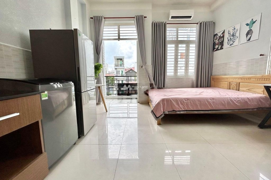 Cho thuê căn hộ, vị trí đặt tại Phan Xích Long, Hồ Chí Minh thuê ngay với giá siêu khủng 6 triệu/tháng có diện tích thực là 35m2-01