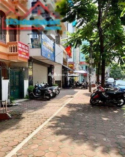 Lộ thông 10 m vị trí hấp dẫn Ba Đình, Hà Nội bán nhà bán ngay với giá 24 tỷ trong nhà nhìn chung gồm có 5 PN-01