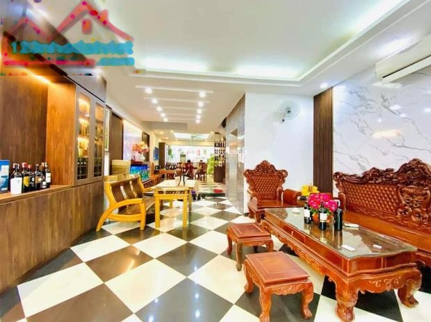 Cần bán nhà vị trí thuận lợi gần Trần Khánh Dư, Tràng Tiền. Diện tích 220m2, giá 49 tỷ