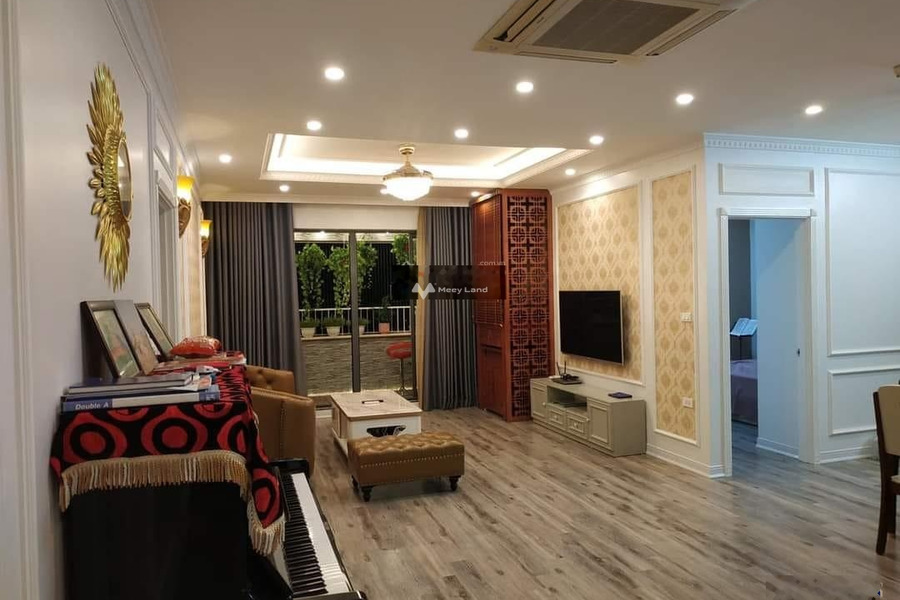 Bán chung cư có một diện tích là 146m2 vị trí đẹp gần La Khê, Hà Nội, hướng Đông - Nam, căn hộ tổng quan có tổng 3 phòng ngủ, 2 WC nội thất sang trọng-01