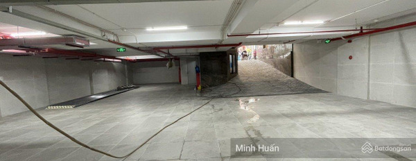 Cho thuê nhà mặt phố Võ Chí Công DT 150m2x7T thông sàn thang máy PCCC đầy đủ có hầm để xe giá 120tr -02