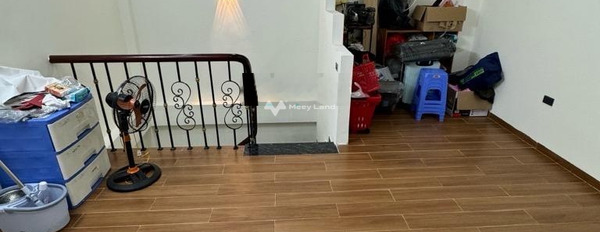 Bán nhà diện tích 40m2 vị trí mặt tiền tọa lạc ngay trên Việt Hưng, Long Biên bán ngay với giá cực mềm 5 tỷ nhà nhìn chung gồm có 4 PN, 4 WC-02