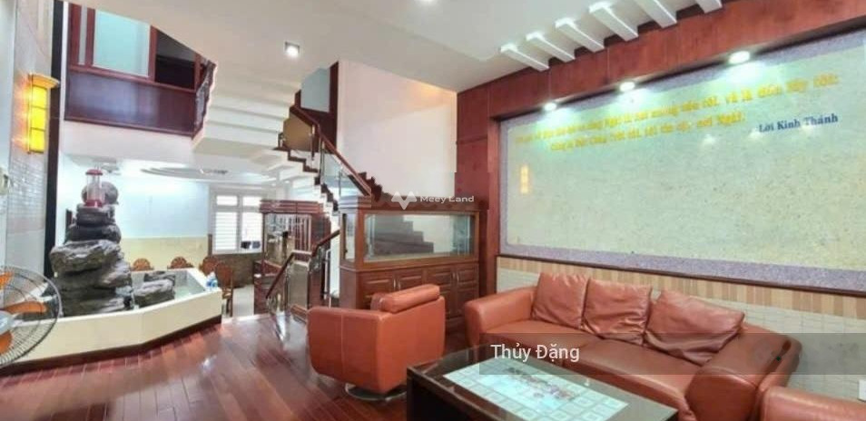 Giá 15 tỷ bán nhà có diện tích gồm 98m2 vị trí tốt đặt nằm ngay Phan Đăng Lưu, Hòa Cường Bắc hướng Bắc trong nhà 5 phòng ngủ liên hệ chính chủ