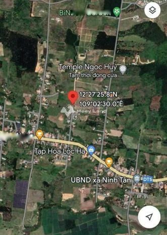 Giá bất ngờ 3.73 tỷ bán đất tổng diện tích là 3393m2 vị trí thuận lợi Ninh Tân, Khánh Hòa, hướng Đông