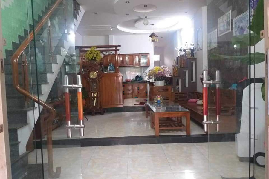 Nhà 3 tầng 3PN full nội thất đường Phan Văn Đạt -01