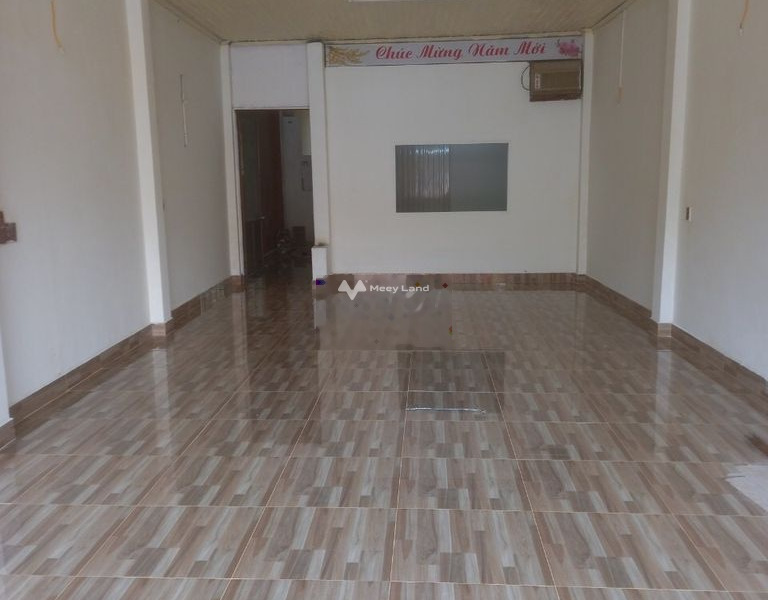 Giá khoảng 9 triệu/tháng, cho thuê nhà diện tích quy ước 130m2 vị trí đẹp ở Lê Duẩn, Buôn Ma Thuột, ngôi nhà có tổng 3 PN, 1 WC lh tư vấn thêm-01