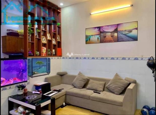 Tổng giá 1.8 tỷ, bán chung cư diện tích rất rộng 73m2 vị trí đặt ngay trên Phan Huy Ích, Hồ Chí Minh, tổng quan trong ngôi căn hộ gồm 2 PN giá siêu rẻ