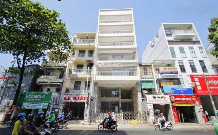 Bán nhà ở diện tích rộng 240m2 bán ngay với giá tốt 65 tỷ vị trí đẹp ngay tại Quận 3, Hồ Chí Minh