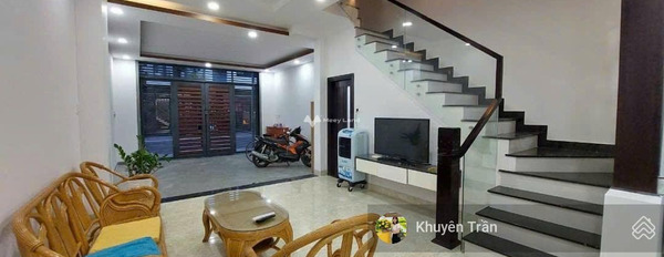 Hướng Đông - Nam, bán nhà có diện tích gồm 75m2 vị trí đặt tọa lạc ngay tại Phước Hải, Khánh Hòa giá bán cạnh tranh 5.6 tỷ ngôi nhà này bao gồm 3 PN-03