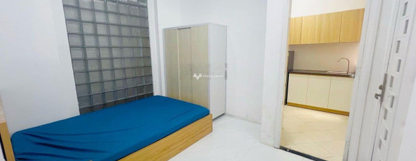 Cho thuê phòng trọ vị trí ngay ở Hồ Bá Kiện, Hồ Chí Minh, căn này gồm 1 phòng ngủ, 1 WC thuận tiện di chuyển-02