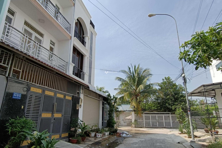 Nhà có 4 phòng ngủ, cho thuê nhà, thuê ngay với giá cực rẻ từ 15 triệu/tháng diện tích tiêu chuẩn 90m2 vị trí thuận lợi ở Đào Sư Tích, Hồ Chí Minh-01