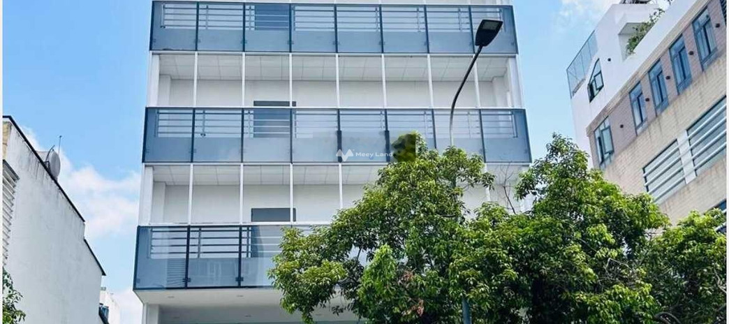 Thừa nhà đang cho thuê nhà có diện tích khoảng 220m2 giá thuê hấp dẫn chỉ 400 triệu/tháng vị trí đẹp tọa lạc gần Quận 3, Hồ Chí Minh giá hợp lý