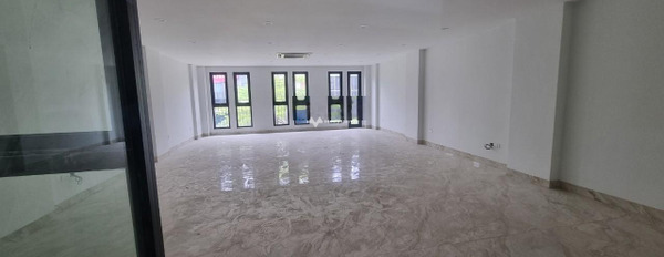 Cần cho thuê nhà ở tọa lạc ngay ở Phạm Hùng, Trung Hòa, giá thuê khởi điểm từ 160 triệu/tháng có diện tích là 160m2 ban công view đẹp-02