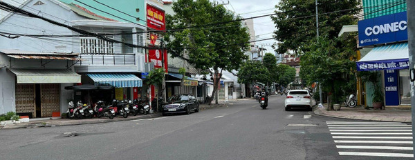 Giá 20 triệu/tháng, cho thuê nhà diện tích trong khoảng 84m2 vị trí đặt ở trong Cửu Long, Nha Trang, trong ngôi nhà này 7 phòng ngủ, 4 WC có chỗ để xe-02