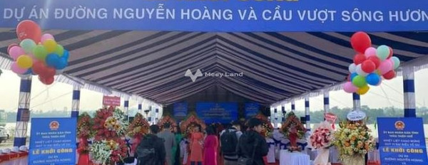 Có diện tích chung là 101m2 bán nhà vị trí tiện lợi Lê Duẩn, Kim Long hướng Tây Nam căn nhà gồm có tất cả 3 PN với đường di chuyển 12 m vào ở ngay-03