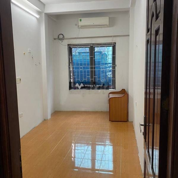 Nhà gồm 3 phòng ngủ cho thuê nhà ở với diện tích 35m2 thuê ngay với giá ưu đãi từ 8 triệu/tháng vị trí hấp dẫn nằm ở Trần Bình, Mai Dịch-01