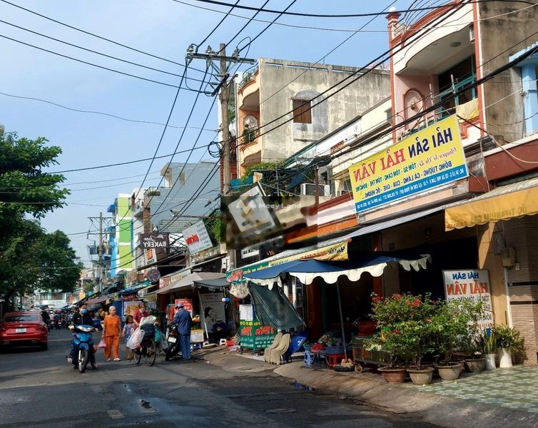 Vị trí ngay trên Phạm Văn Chí, Hồ Chí Minh bán nhà bán ngay với giá sang tên 12.5 tỷ trong căn này gồm có 2 PN 1 WC-01