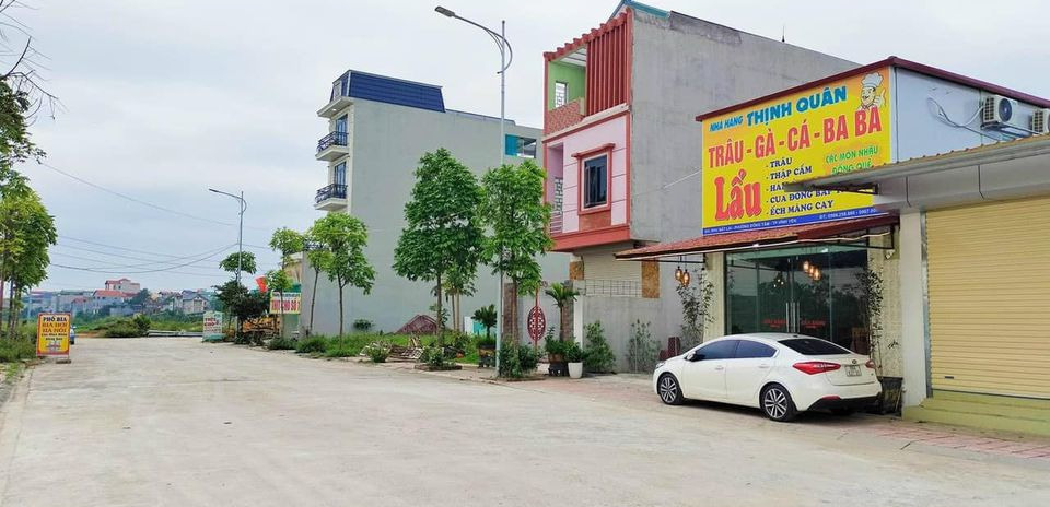 Bán nhà 3 tầng tại băng 2 Quốc lộ 2C khu đấu giá Lai Sơn, Đồng Tâm, Vĩnh Yên