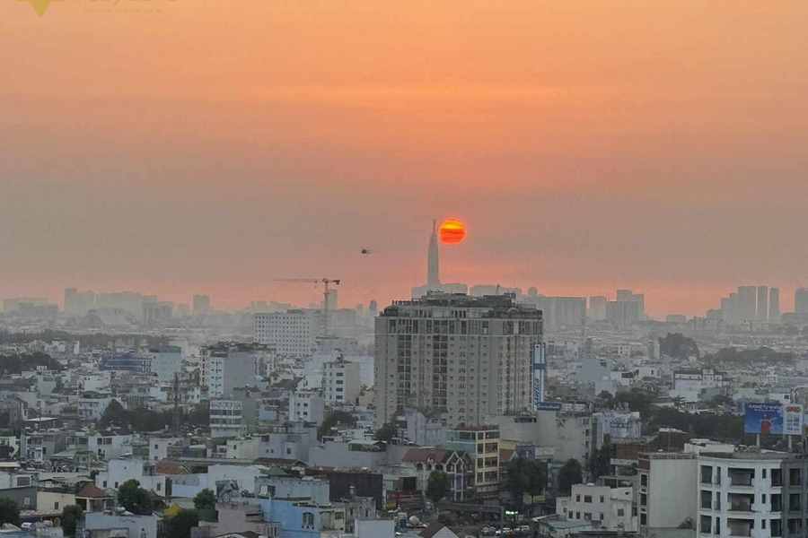 Căn hộ tầng 17, view đẹp, 2 cửa sổ hướng Đông Nam đón nắng sáng và gió hướng vào Sài Gòn-01