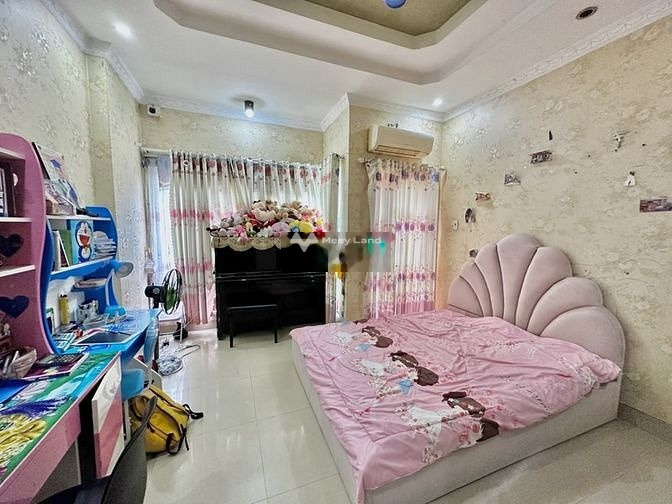 Vị trí thuận lợi tọa lạc ngay ở Phan Đình Phùng, Tân Thành bán nhà bán ngay với giá khoảng 9.3 tỷ ngôi nhà có 4 phòng ngủ 5 WC-01