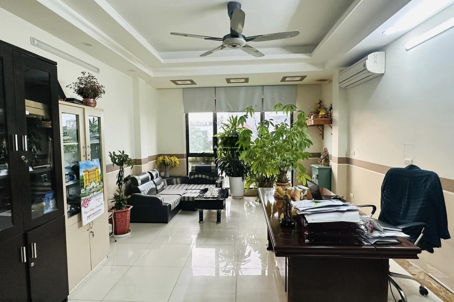 Bán nhà ở có diện tích 42m2 bán ngay với giá đàm phán 16 tỷ vị trí đẹp ngay Dịch Vọng, Hà Nội-01
