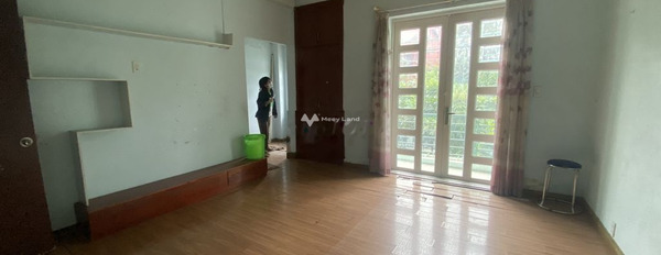 Cho thuê nhà vị trí đặt ở tại Quận 7, Hồ Chí Minh, thuê ngay với giá mong muốn 15 triệu/tháng diện tích rộng rãi 90m2, nhà này gồm 2 phòng ngủ-03