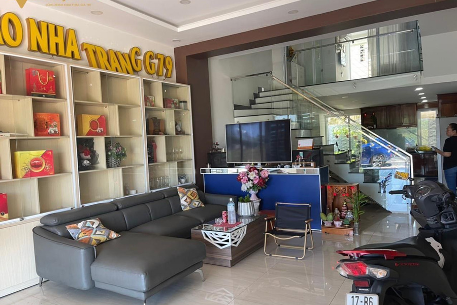 Nhà khu đô thị Hà Quang 1 xây dạng căn hộ cho thuê, 6 phòng ngủ, 7 wc riêng, cách biển Nha Trang chỉ 2km-01