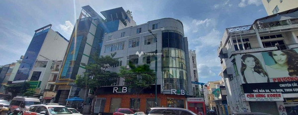 Bán nhà vị trí thuận lợi gần Tân Bình, Hồ Chí Minh bán ngay với giá khởi đầu 55 tỷ diện tích chuẩn 200m2 trong ngôi nhà này 3 phòng ngủ-03