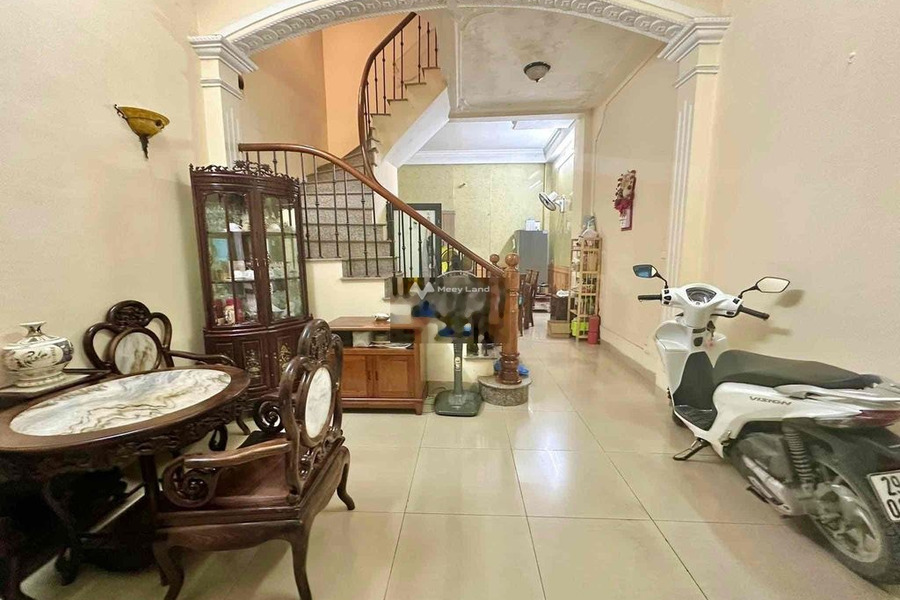 Nhà gồm 6 phòng ngủ bán nhà bán ngay với giá êm chỉ 5.2 tỷ diện tích khoảng 42m2 vị trí hấp dẫn nằm ở Hoàng Ngân, Thanh Xuân-01