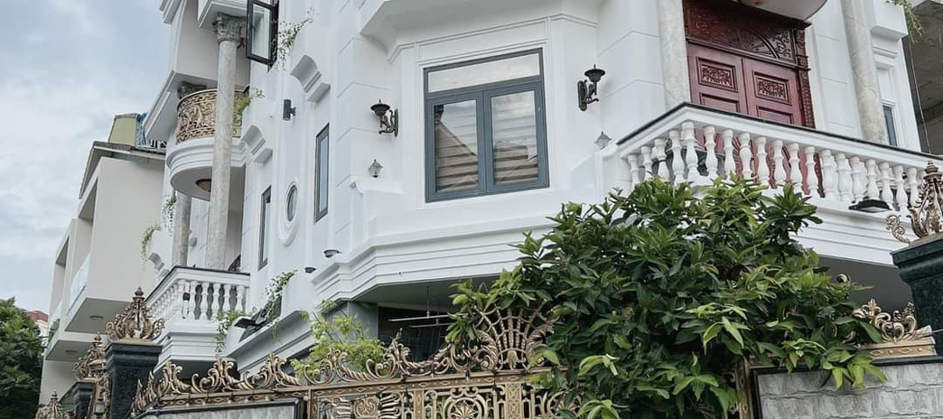 Bán nhà 2 mặt tiền đường số 41 Thảo Điền, 175m2, 3 tầng, gần Quốc Hương