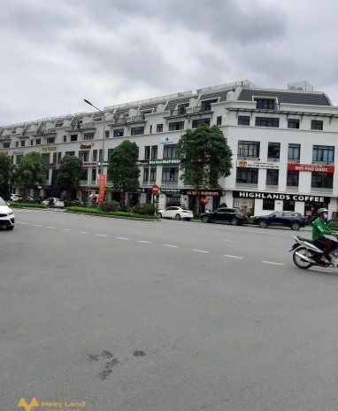 Bán nhà phố diện tích 80m2, giá 32 tỷ tại Nam Từ Liêm, Hà Nội